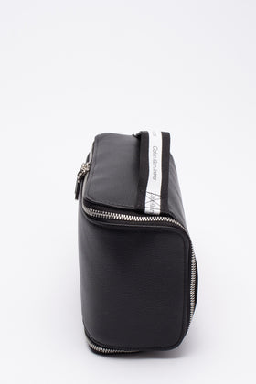 CALVIN KLEIN JEANS Travel Cosmetic Bag PU Leather Foldable Top Handle Logo gallery photo number 2